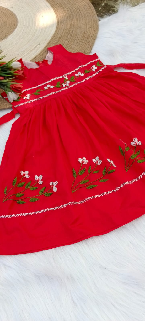 বাচ্চাদের লাল হাতের সেলাই ফ্রক (০-১ বছর)